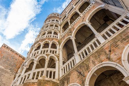 Scala Contarini del Bovolo in Venetië bezoeken