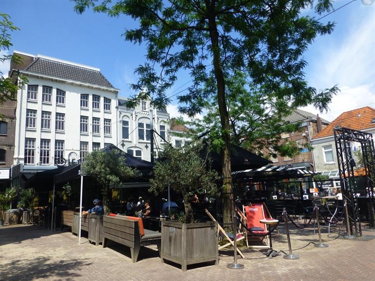 Sfeervolle Korenmarkt in Arnhem