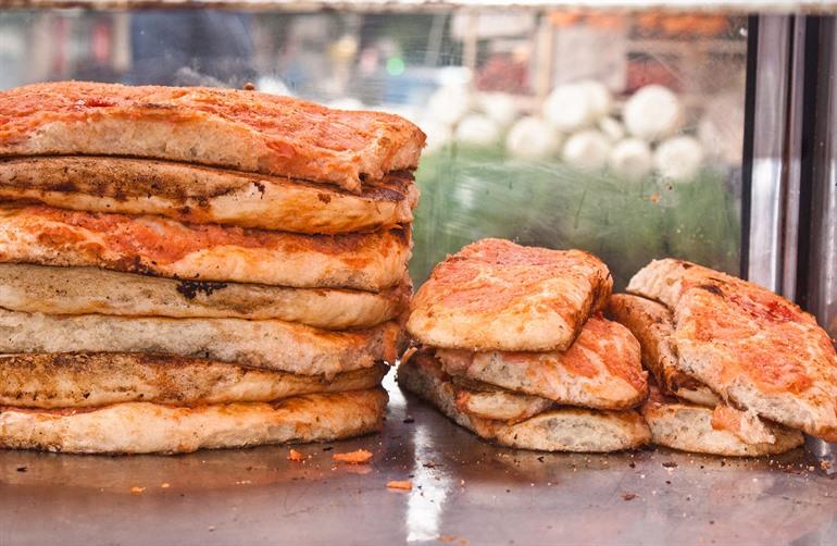 Sfincione, Siciliaanse pizza