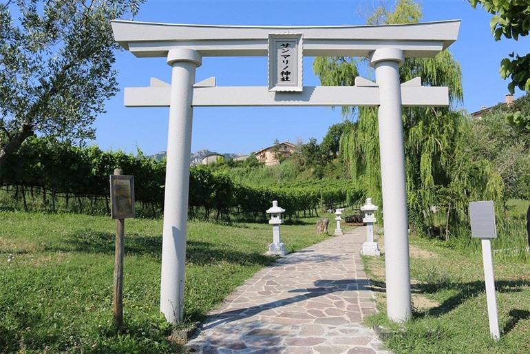 Shinto-schrijn? San Marino