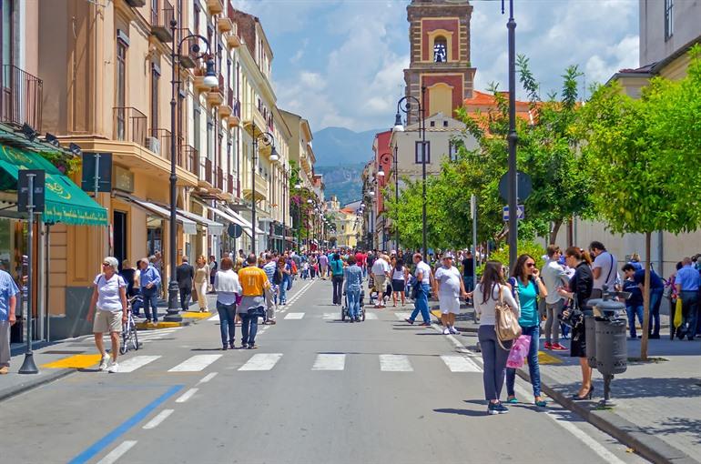 Shoppen in Corso Italia, de winkelstraat van Sorrento