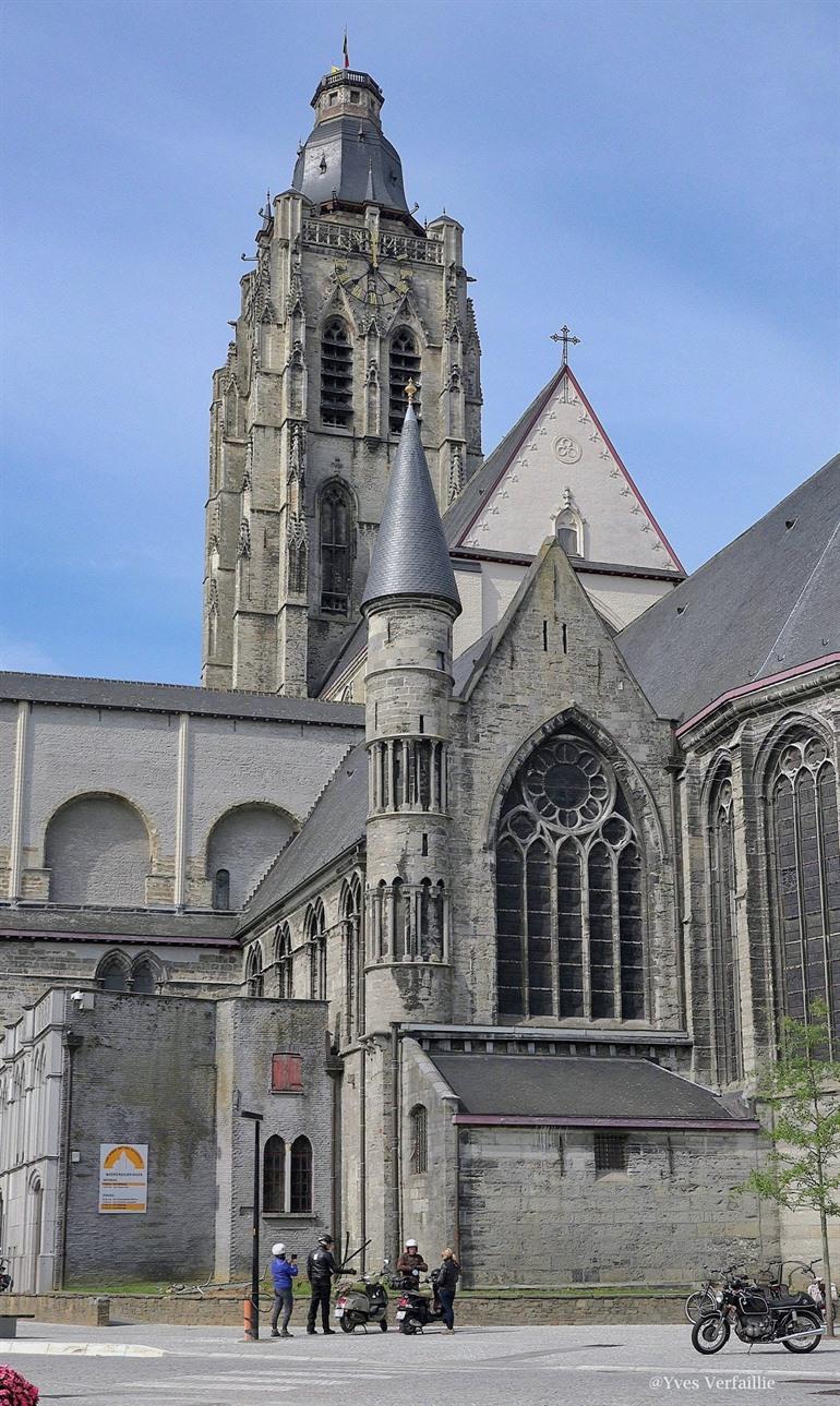 Sint-Walburgakerk, Oudenaarde