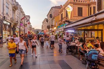 Širok Sokak, autovrije hoofdstraat in Bitola