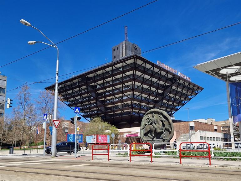 Slowaaks radiogebouw in Bratislava