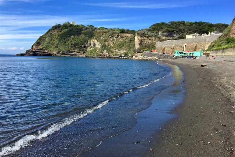 Spiaggia Pozzo Vecchio, eiland Procida