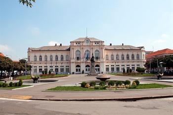 Stadhuis van Bijeljina, Bosnië en Herzegovina