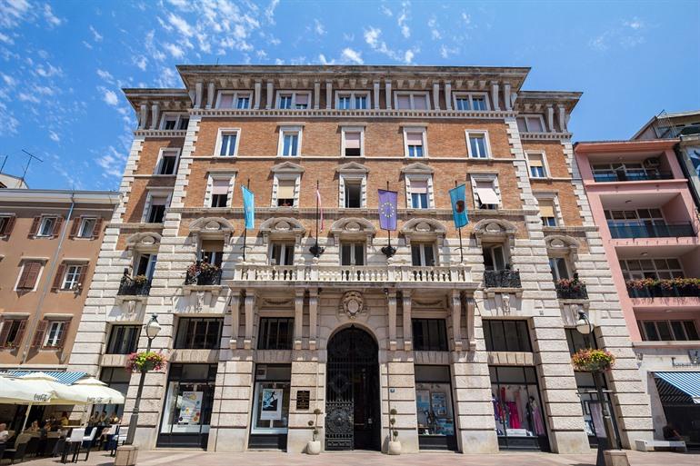 Stadhuis van Rijeka bezoeken, Kroatië