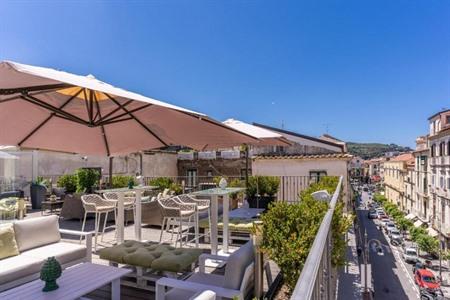 Stadshotel met dakterras in Sorrento boeken
