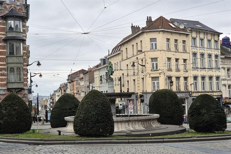 Standbeeld de Waterdraagster, Sint-Gillis