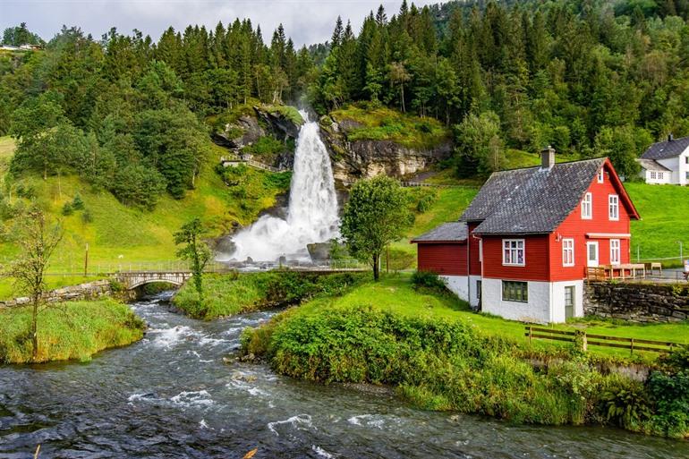 Steinsdalsfossen