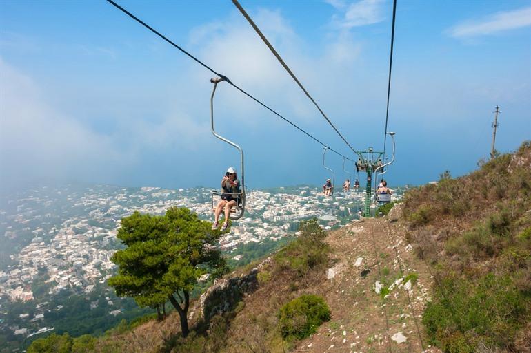 Stoeltjeslift op Capri, spannend