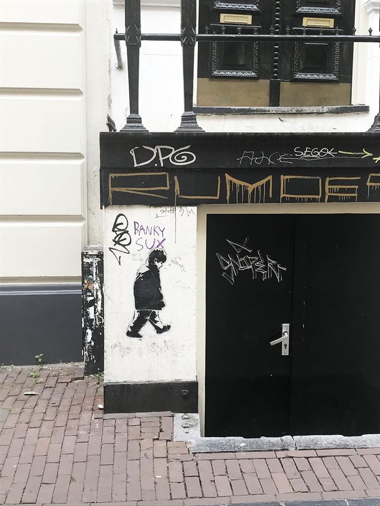 Street art De Kleine Jongen in Amsterdam
