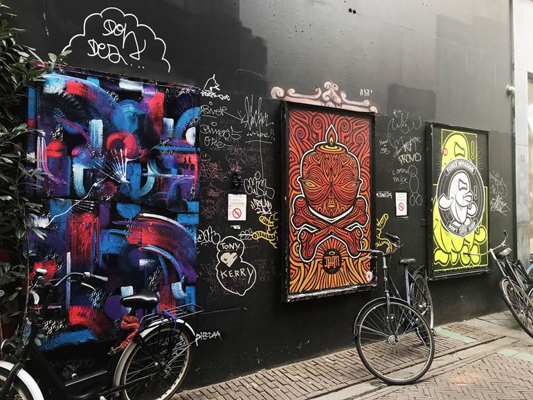 Street art in de Gravenstraat, Amsterdam
