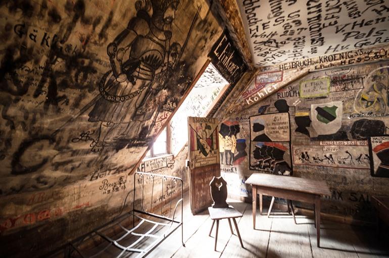 Studentenkarzer in de universiteit van Heidelberg bezoeken