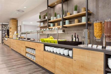 Super 8 by Wyndham Chemnitz