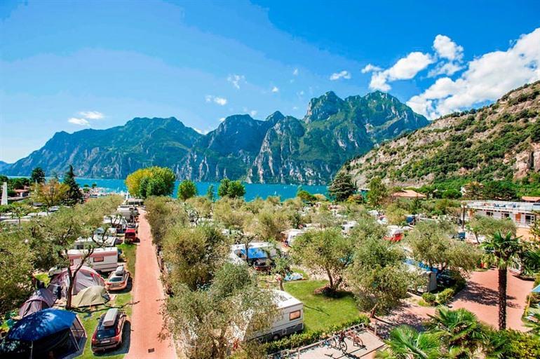 Surfers Camping Maroadi boeken in Torbole