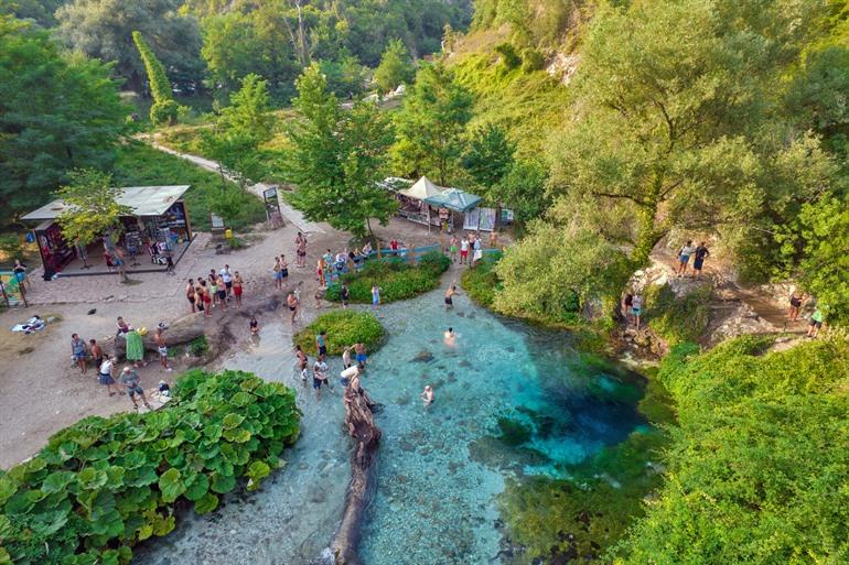 Syri i Kaltër, het blauwe oog in Albanië