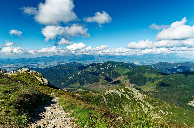 Tatra (lage) gebergte vanop Chopok heuvel