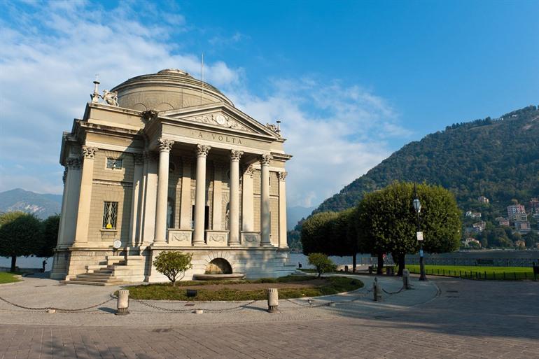 Tempio Voltiano aan het Comomeer, stad Como
