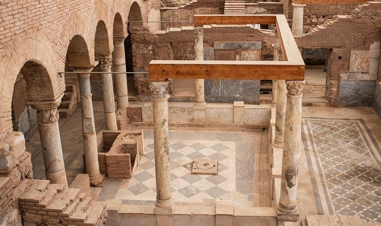 Terraced Houses, Efeze