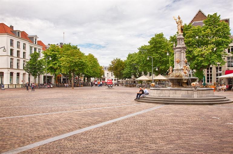 Terrasje doen op het Brink plein