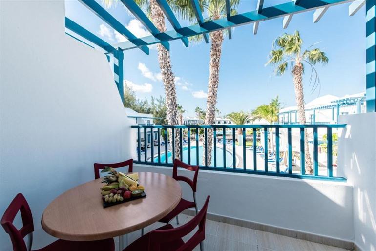 THB Tropical Island boeken