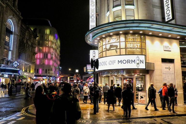 The Book of Mormon in het Prince of Wales Theatre, West End London