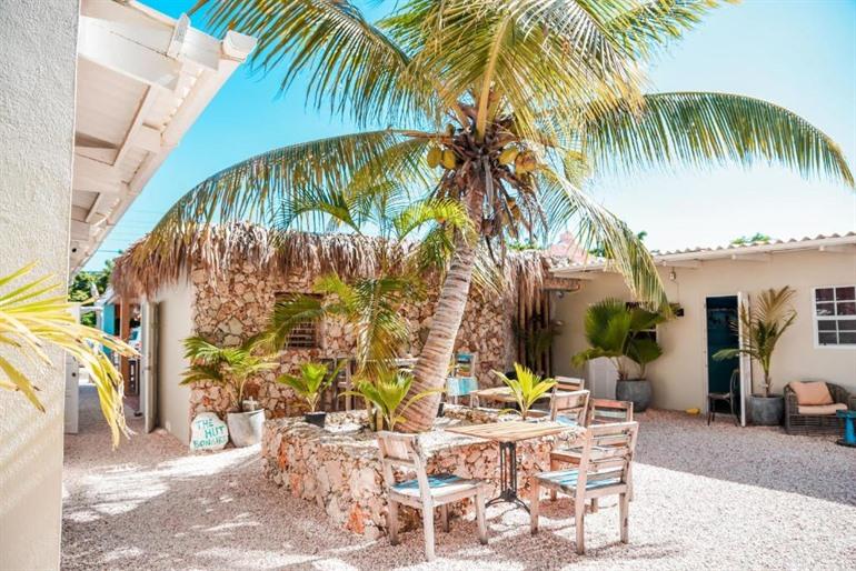 The Hut Bonaire boeken, Bonaire