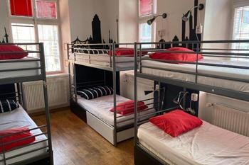 The MadHouse Prague boeken