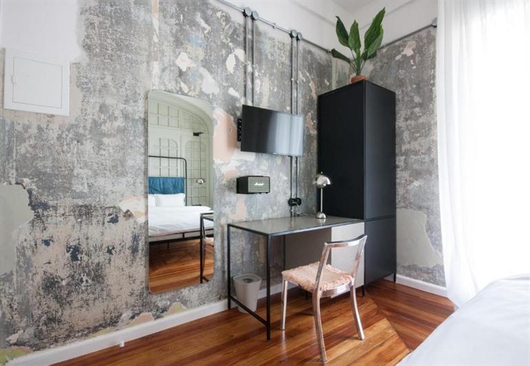 The Trilogy House boeken