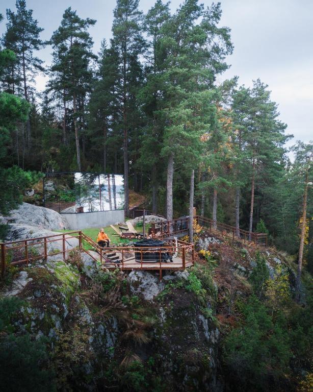 The WonderInn Mirrored Glass Cabin boeken