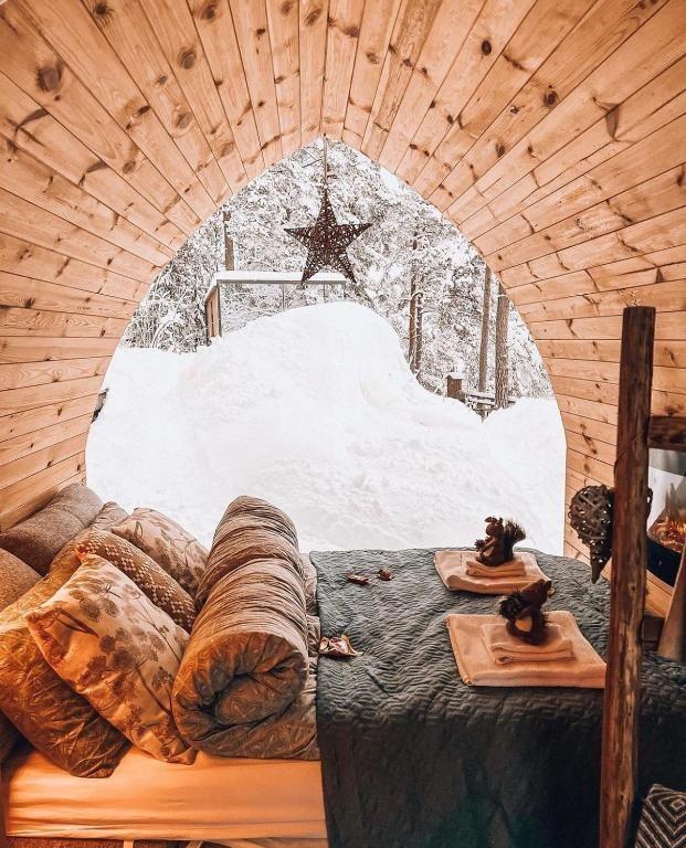 The WonderInn Mirrored Glass Cabin boeken