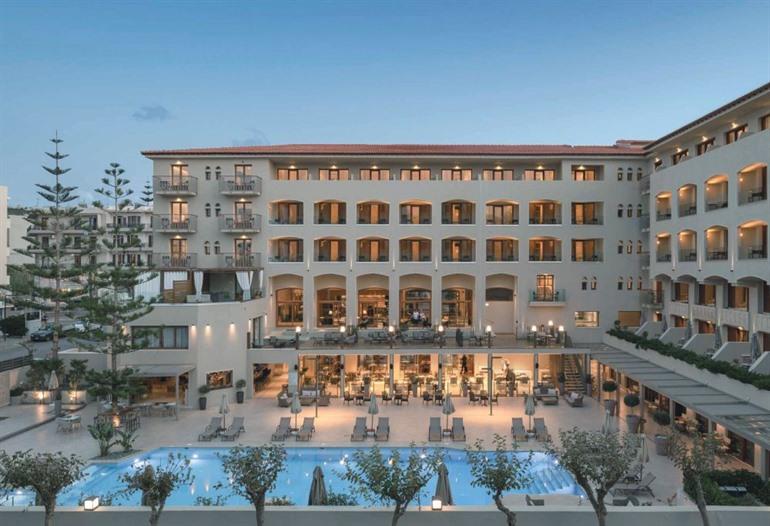 Theartemis Palace boeken