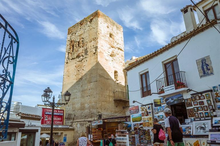 Torre Pimentel, een oude wachttoren in Torremolinos