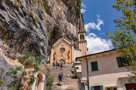 Trappen naar Santuario Madonna della Corona