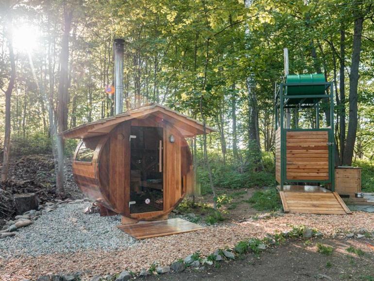 Treehouses Sněžník boeken