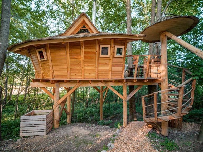 Treehouses Sněžník boeken