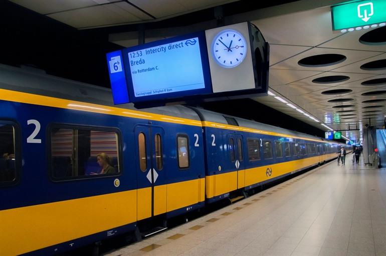 Treinstation van Schiphol Amsterdam