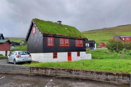 Turf House Cottage boeken in Miðvágur