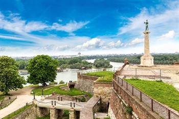 Uitzicht Kalemegdan-park bij het fort van Belgrado, Servië