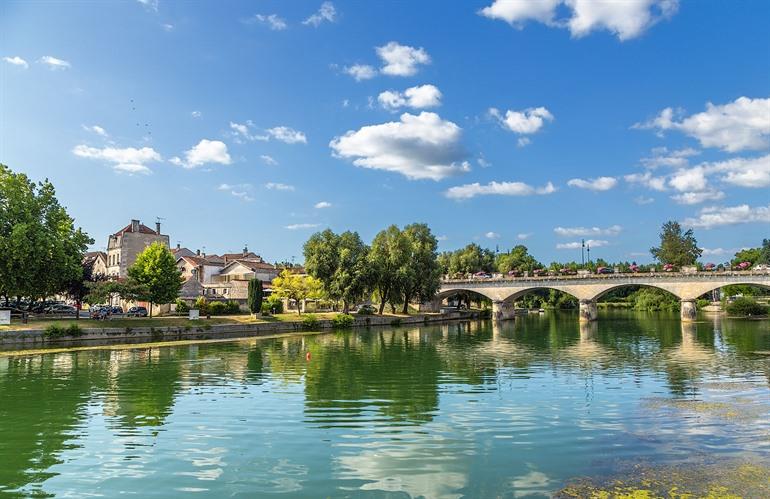 Uitzicht op de charmante stad Cognac, Charente