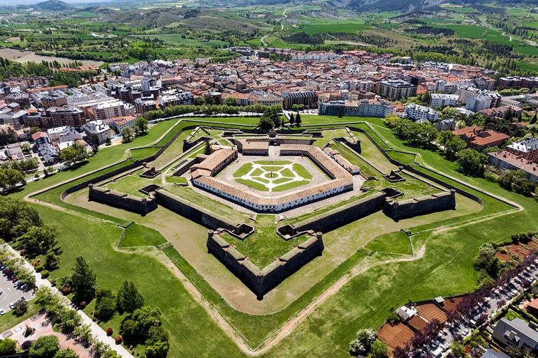 Uitzicht op de Citadel van Jaca