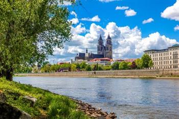 Uitzicht op de Elbe en Maagdenburg