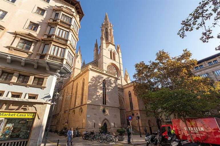 Uitzicht op de kerk van Santa Eulalia, Palma de Mallorca