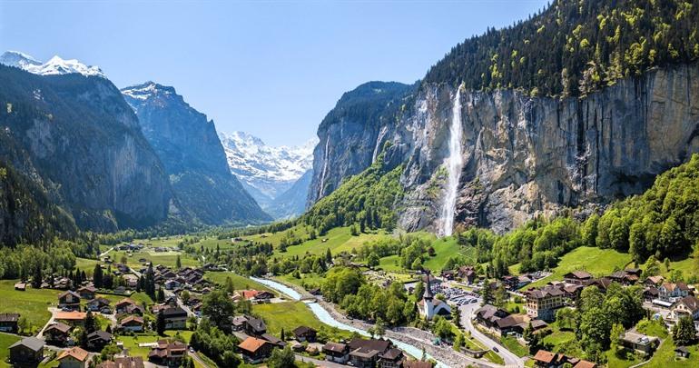 Uitzicht op de Lauterbrunnen, Zwitserland