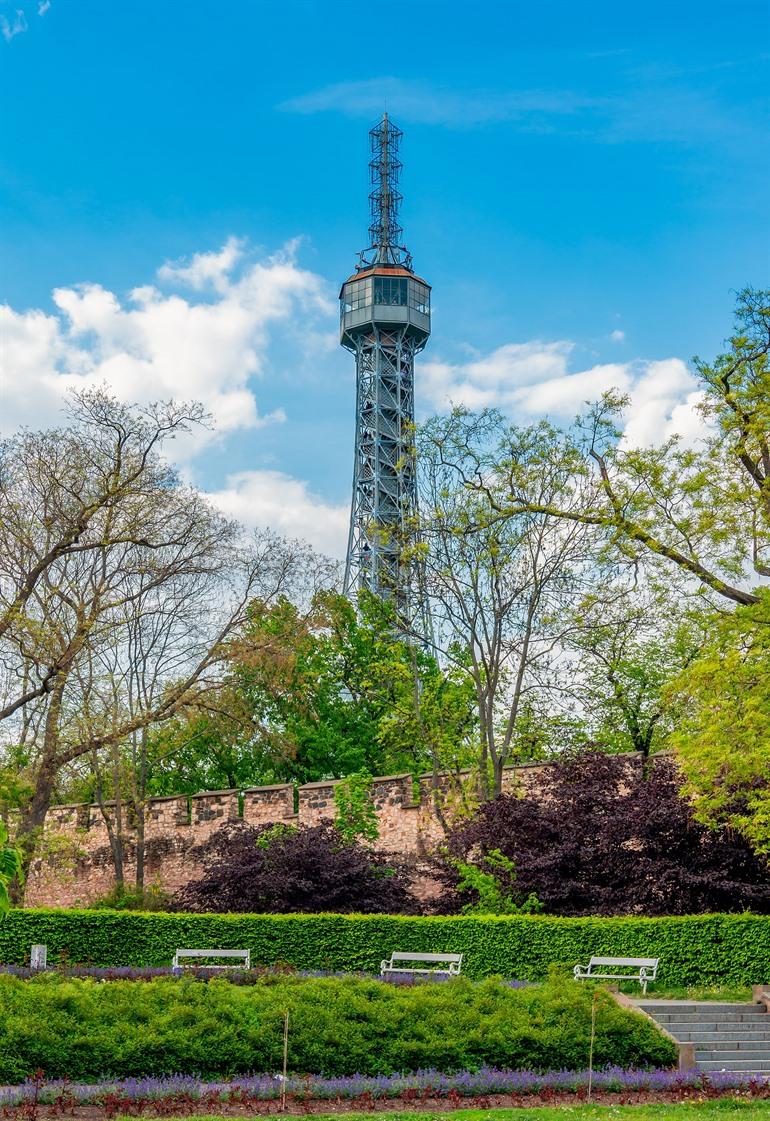 Uitzicht op de Petřín uitkijktoren