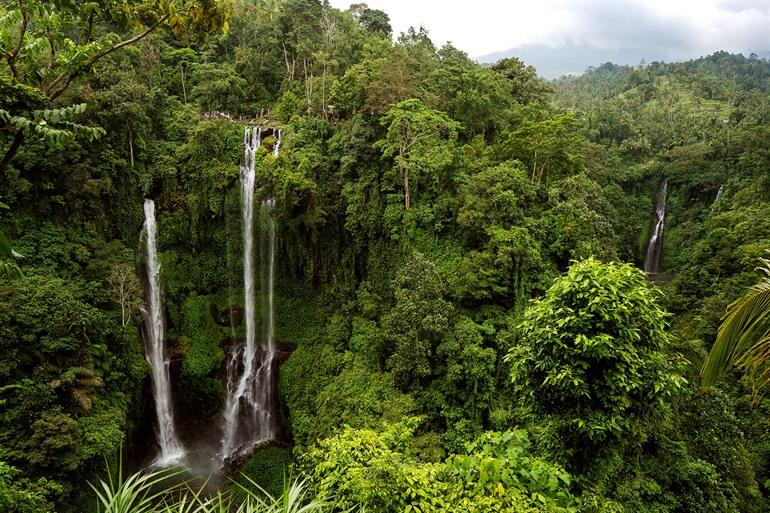 Uitzicht op de Sekumpul waterval, Bali