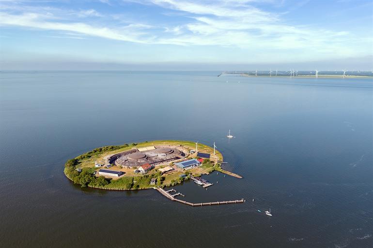 Uitzicht op Fort Pampus in Muiden