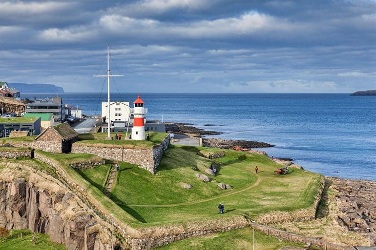 Uitzicht op Fort Skansin in Tórshavn, eiland Streymoy