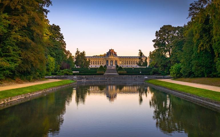 Uitzicht op het Afrikamuseum vanuit het Warandepark